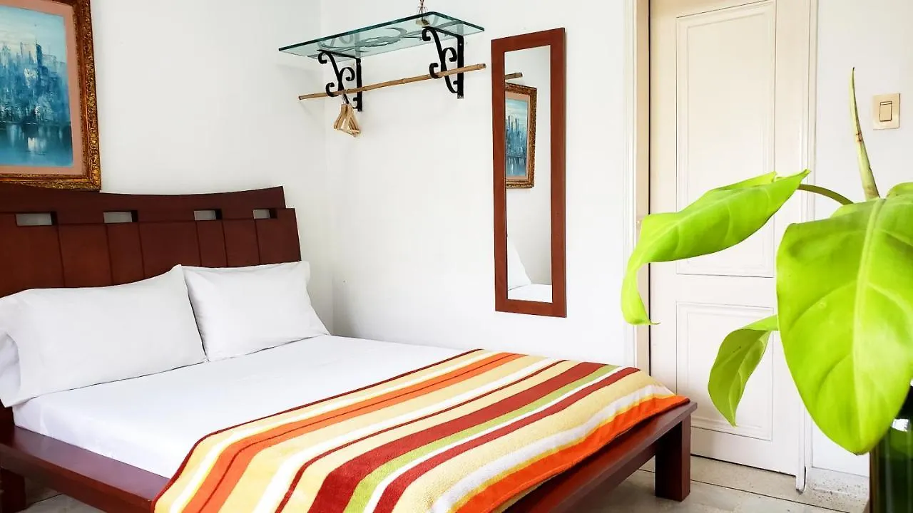 Hostal Coworking Cristales 卡利 3*,