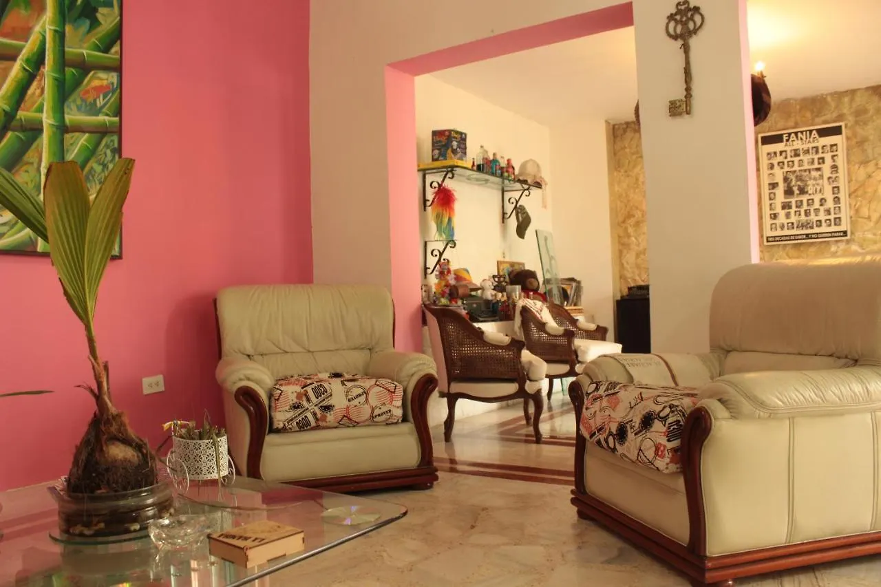 Hostal Coworking Cristales 卡利